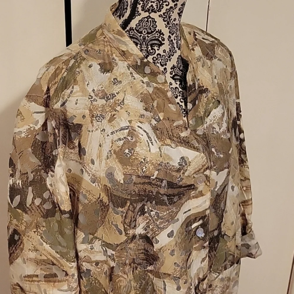 Ruby Rd Button Down Top - Picture 2 of 6